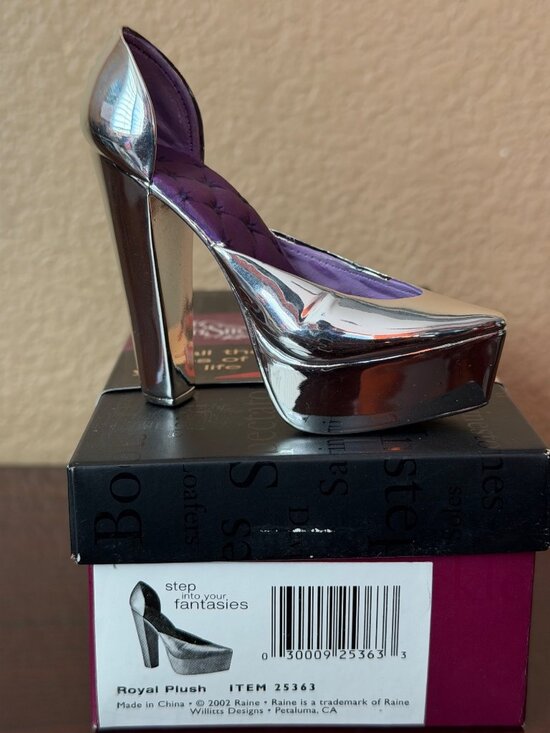 Just The Right Shoe Other - 2002 Just the Right Shoe by Raine Royal Plush Silver Platform NEW 1
